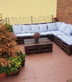 .Sedáky na balkon 3