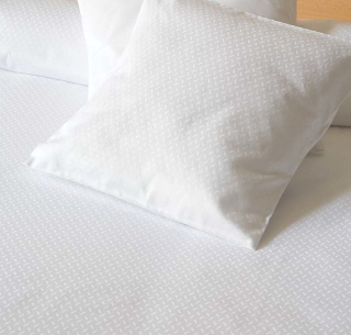 Damaškové povlečení KÁVOVÁ ZRNKA 240x220+2x 70x90 cm, prodloužené, barva BÍLÁ
