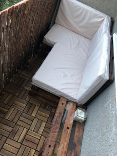 .Sedáky na balkon 2